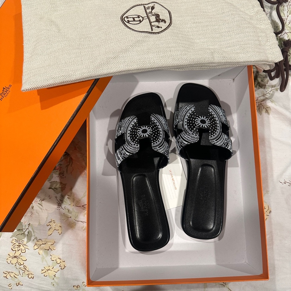 Hermes Oran sandals never worn size: 36 EU